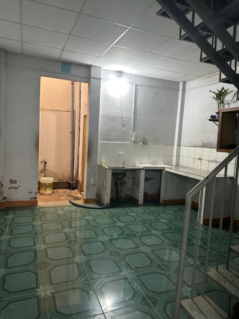 Bán nhà an bình gần tô ngọc vân, sổ riêng, không ngập nước, không quy hoạch, 2,8 tỷ, 2 phòng ngủ toilet trên dưới - Ảnh 2