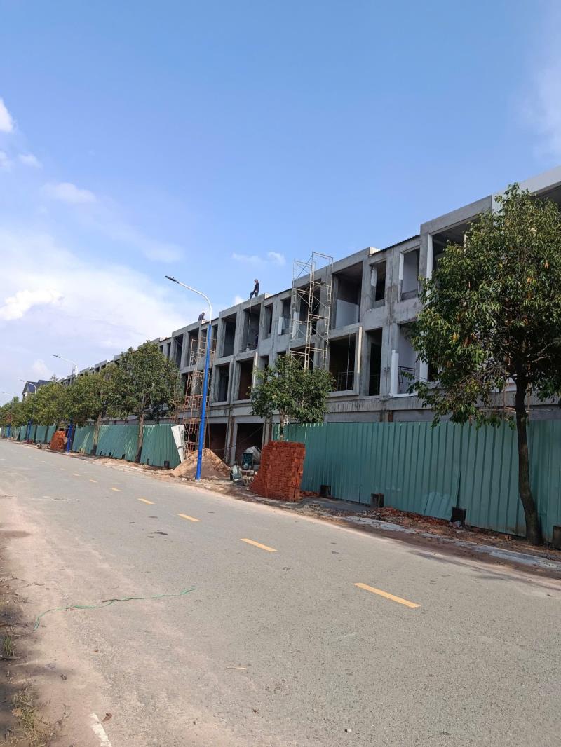 Nhà phố becamex tp mới bình dương _ 5x 30 trệt 2 lầu