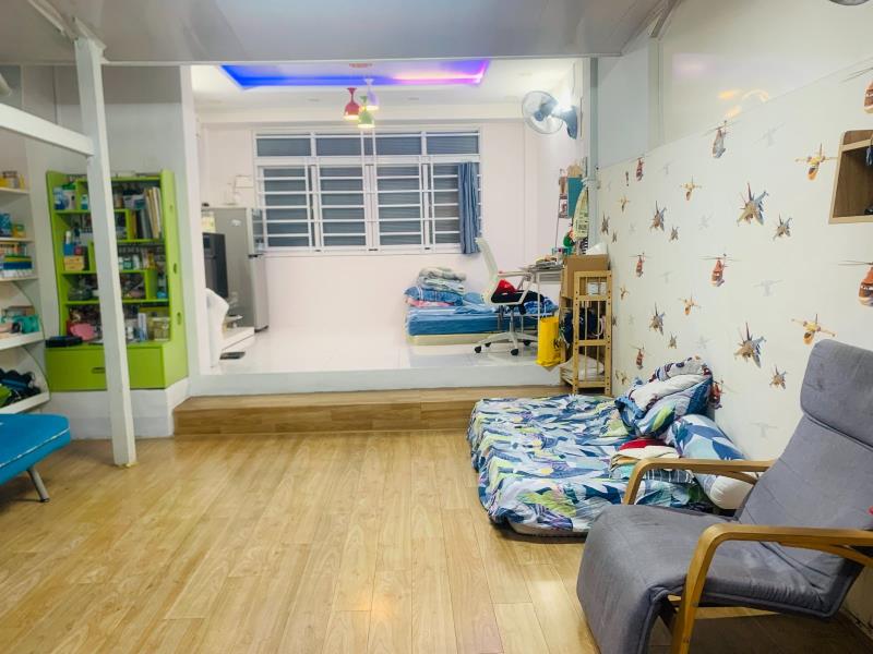 Bán nhà quận 10 giá cực rẻ, hẻm rộng thông 3 đường chính, đầy đủ nội thất, có thể xây dựng - Ảnh 3