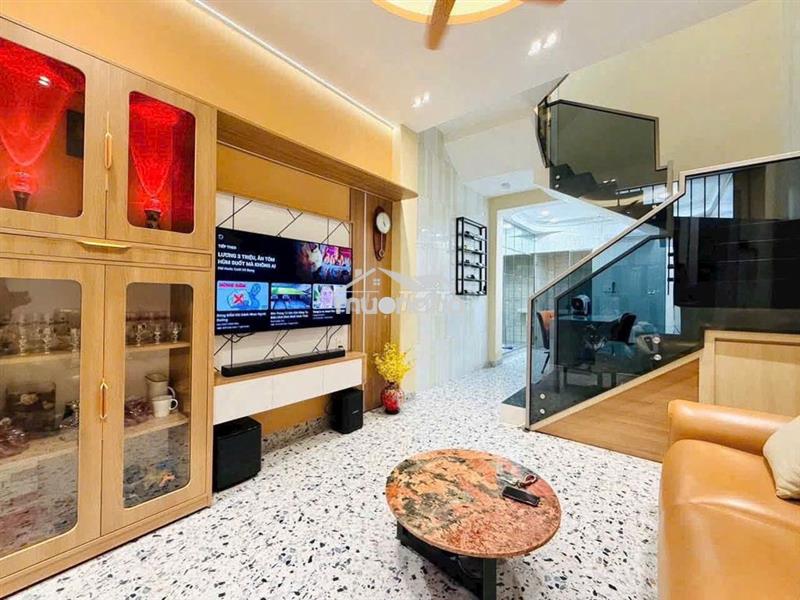Bán nhà lý phục man, 3 tầng, 4pn ,3wc, hẻm xe hơi,giá chỉ 4,5 tỷ