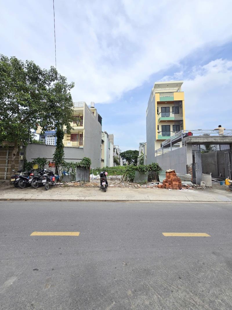 Bán đất 900m2 ngang 12m dài 74m full thổ cư, mặt tiền thạnh lộc 15, gần ngã tư ga