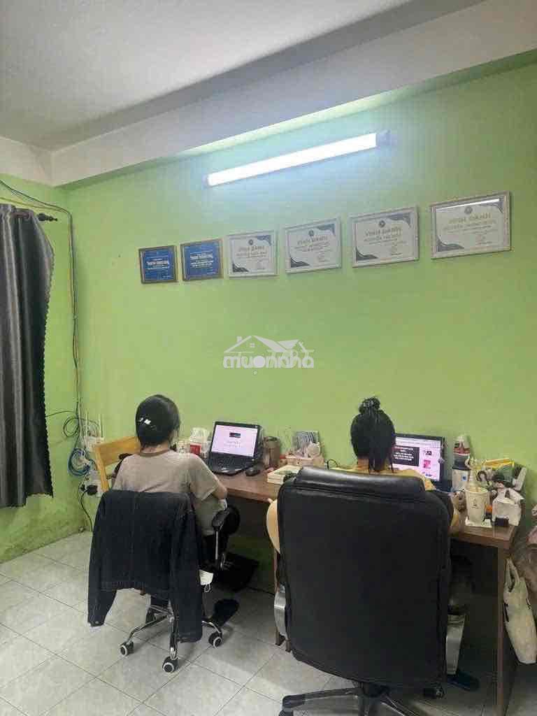 Nhà cmt8 quận 10 40 m² 3 tầng 4 pn - hẻm gần 4m - 15 triệu