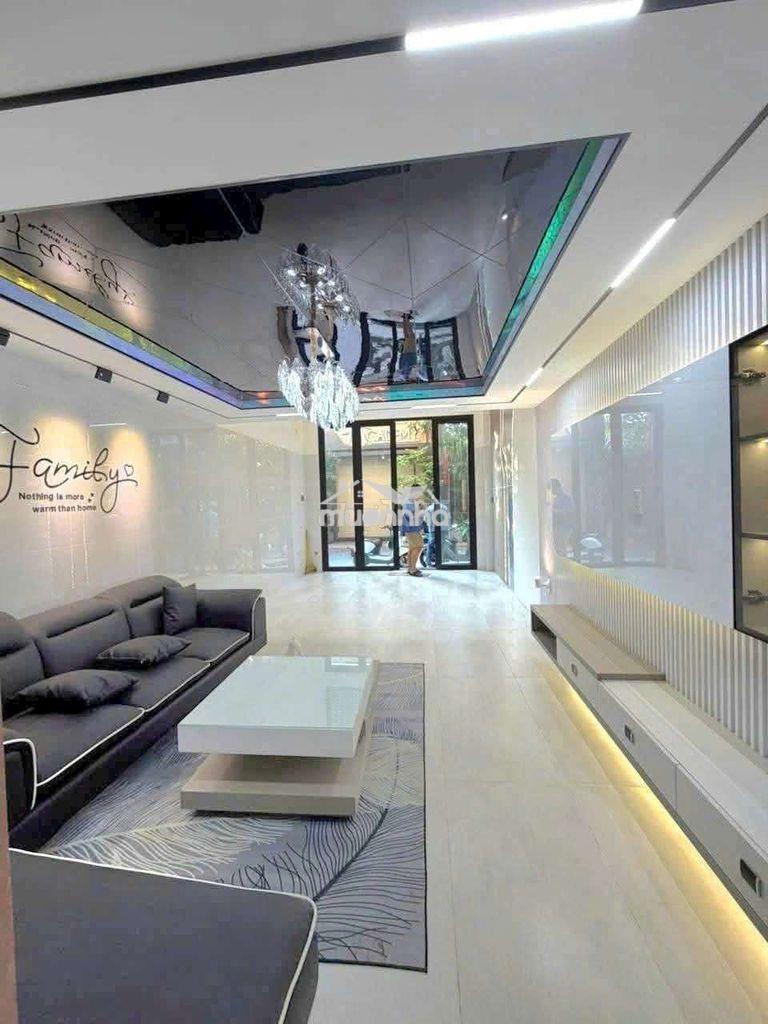 Cho thuê nhà lạc long quân, q11, 25 triệu, full nội thất, có thang máy