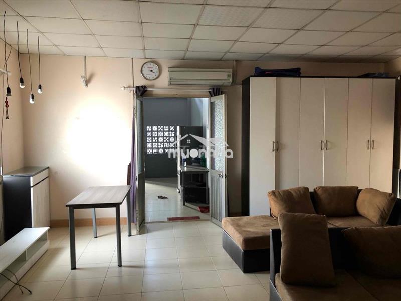Cho thuê căn hộ nguyên tầng 1-2 q6 200m2 4,5 người ở được
