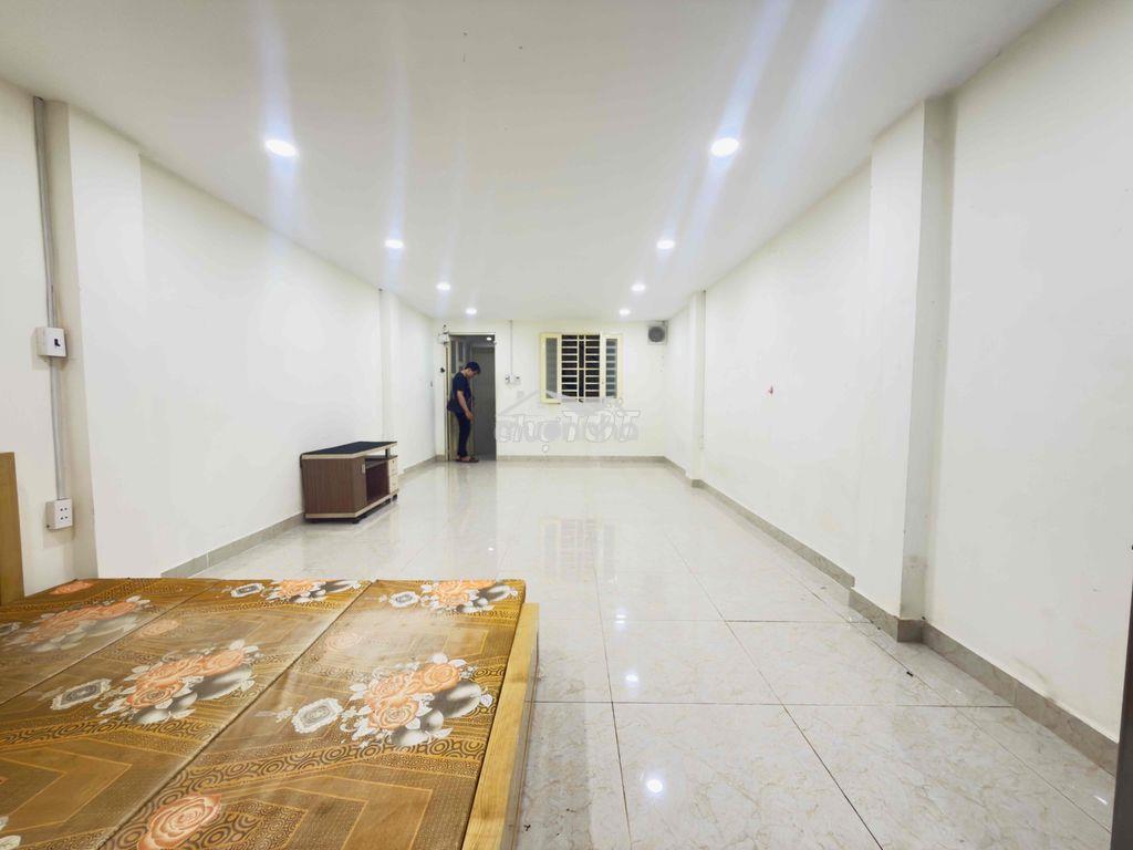 Chính chủ vừa trống phòng cửa sổ 40m2 -máy giặt riêng ngay chợ bàu cát - Ảnh 2