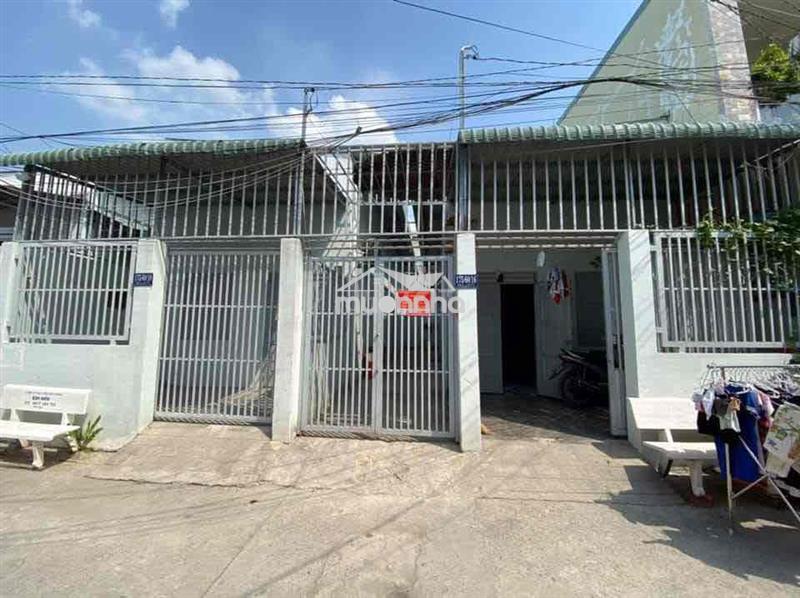 Nhà cấ 4 có gác đúc,cổng riêng - Ảnh 1
