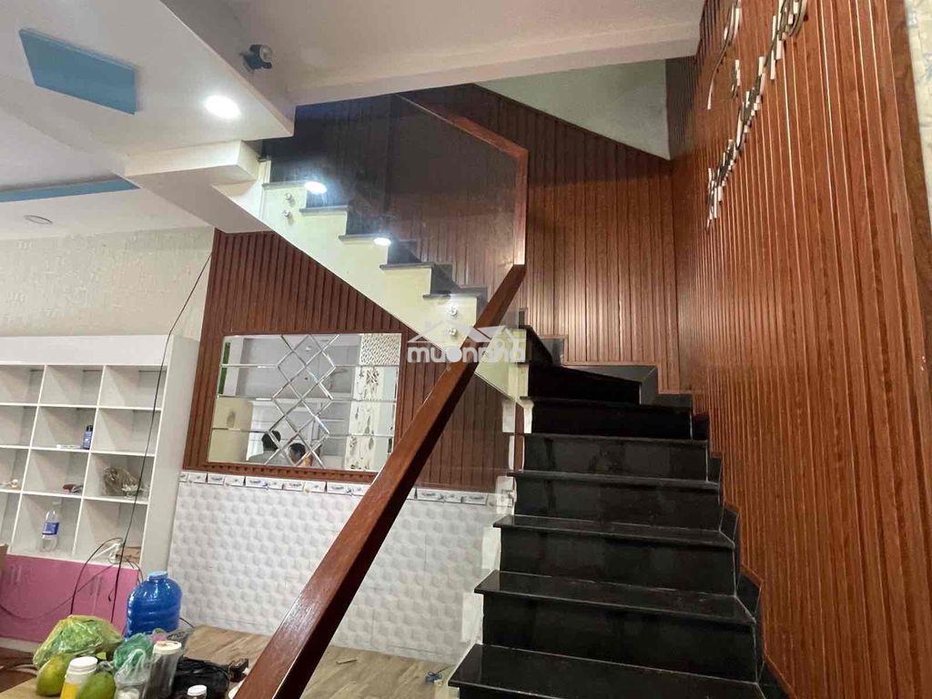 Nhà 2 tầng - hoàn công ngay quốc lộ 13 - Ảnh 3