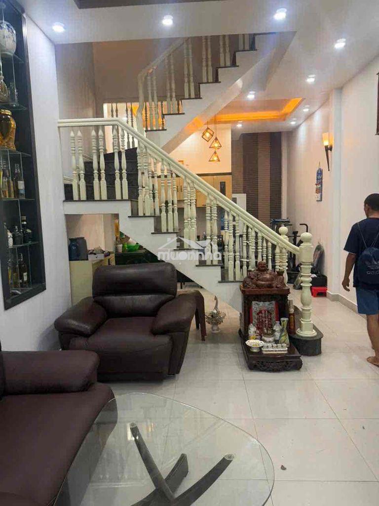 Cho thuê nhà đường dc8, p. sơn kỳ 4 tầng 4pn 3wc 13tr5