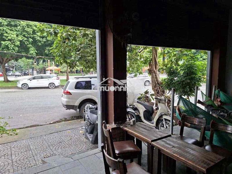 Trước nhà 4m cách 20m ra 3/2 ngang 7m5 dài 15m trệt lầu