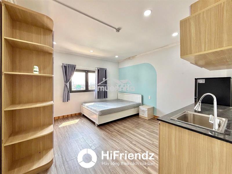 Phòng cửa sổ trời rộng rãi ngay cầu tạ quang bửu q8