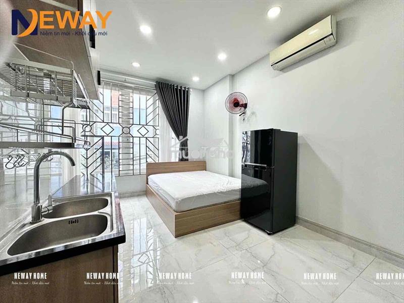 Căn hộ cửa sổ thoáng có thang máy full nội thất kế cầu chữ y