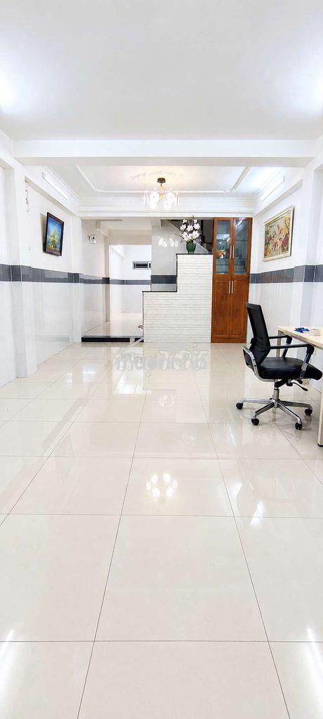 Nhà 3 tầng,3 máy lạnh,3pn,2wc sân thượng, gần vạn phúc city hbphuoc