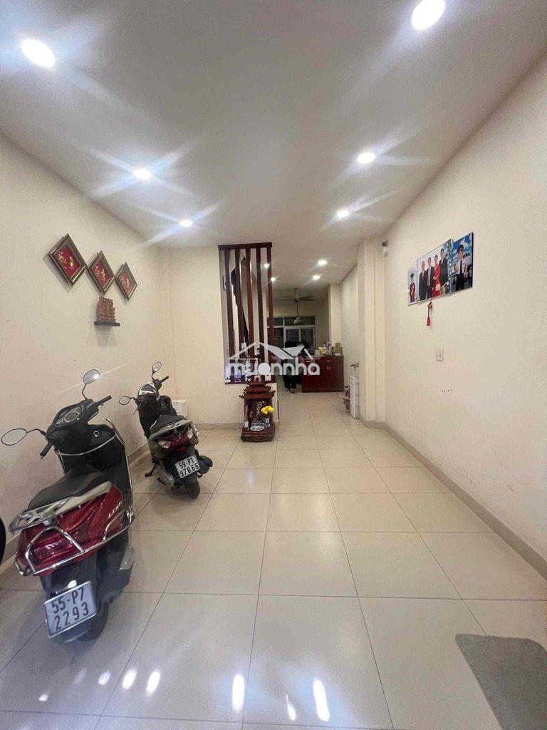 Cho thuê nhà h8m khu bàu cát tân bình. dt: 4m x 18m 3 lầu giá 25tr