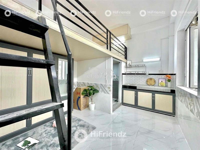 Phòng có gác ban công sẵn nội thất ngay đầm sen